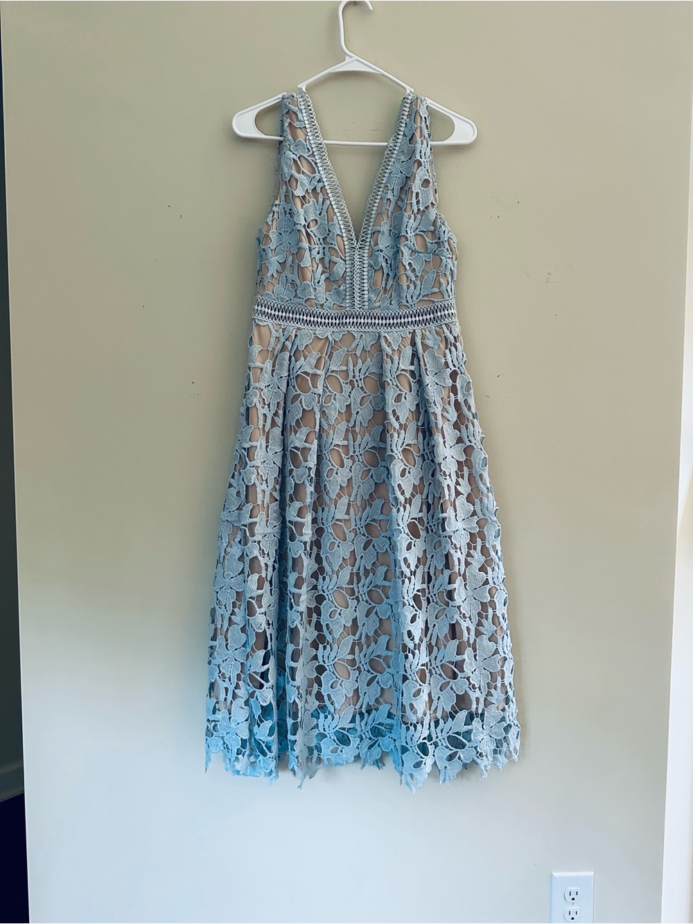 Girls Light Blue Floral Lace Dress with V-Neck Like new Size S